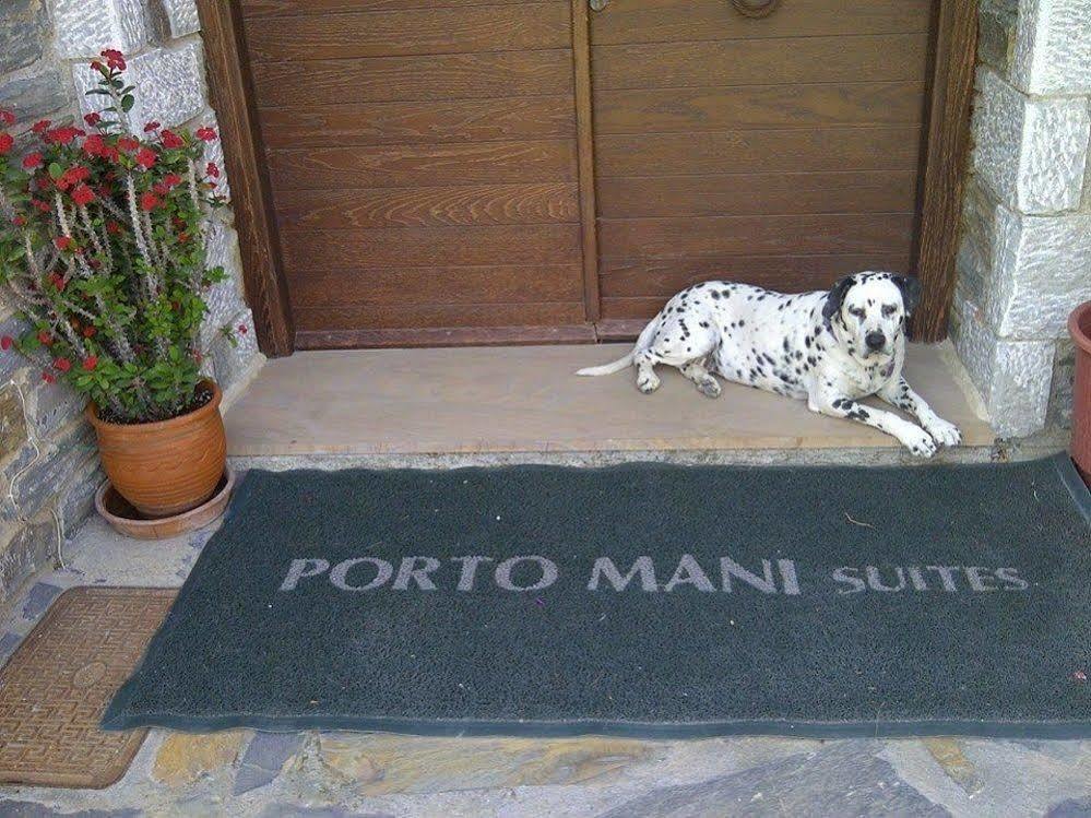 Porto Mani Suites ไซปาริสซอซ ภายนอก รูปภาพ